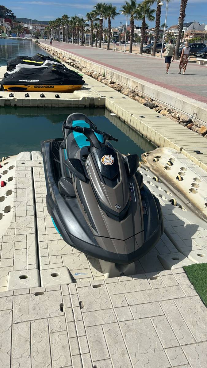 Alquiler de motos de agua YAMAHA FX HO CR 1800cc